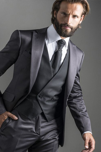 Traje gris con negro 2025